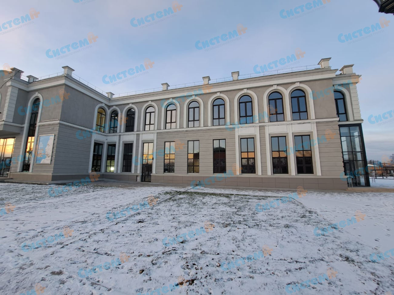 Фасадное обрамление для здания театра Фасадное обрамление для здания театра