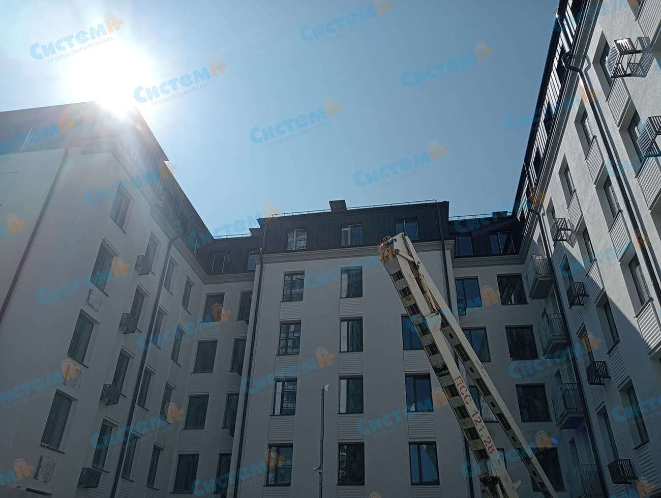 Изготовили карнизы и декоративные панели для многоэтажного здания